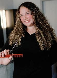 Bernadette, Assistant