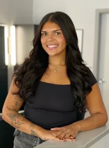 Jade, Salon Director