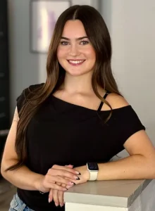 Savanah, Assistant